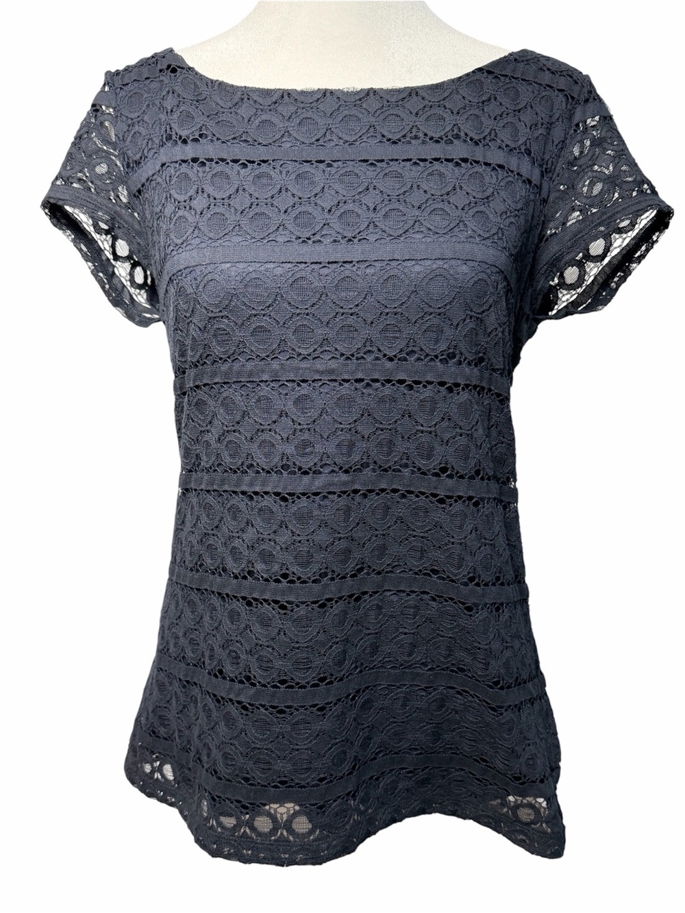Banana Republic Navy Blue Lace Short Sleeve Boatneck Blouse Quiet Luxury Preppy